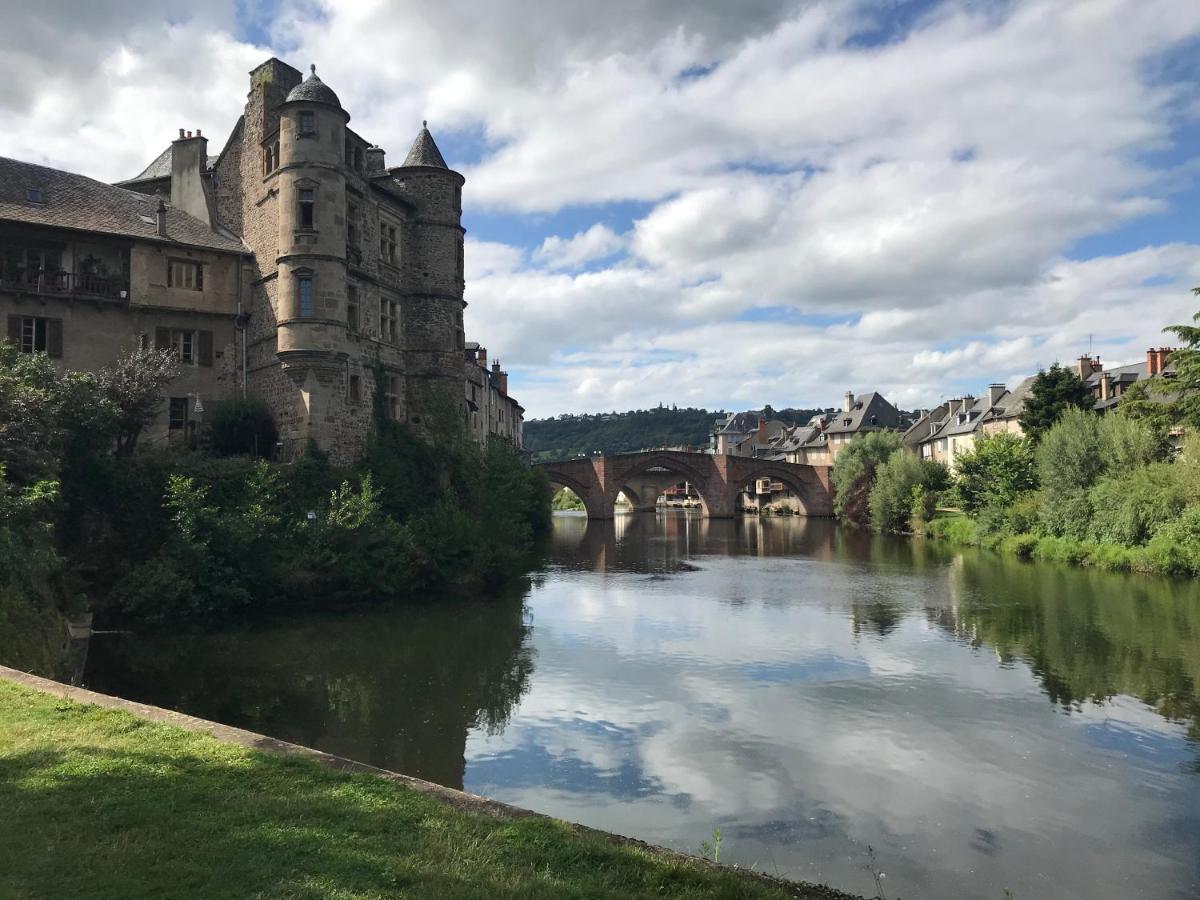 Gite Le Couderc De Coubisou, Grange Renovee Extérieur photo