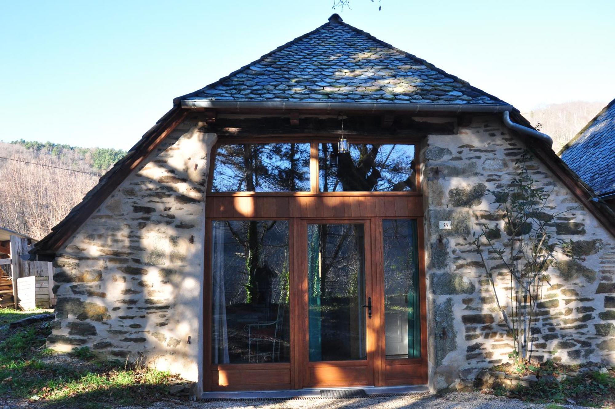 Gite Le Couderc De Coubisou, Grange Renovee Extérieur photo