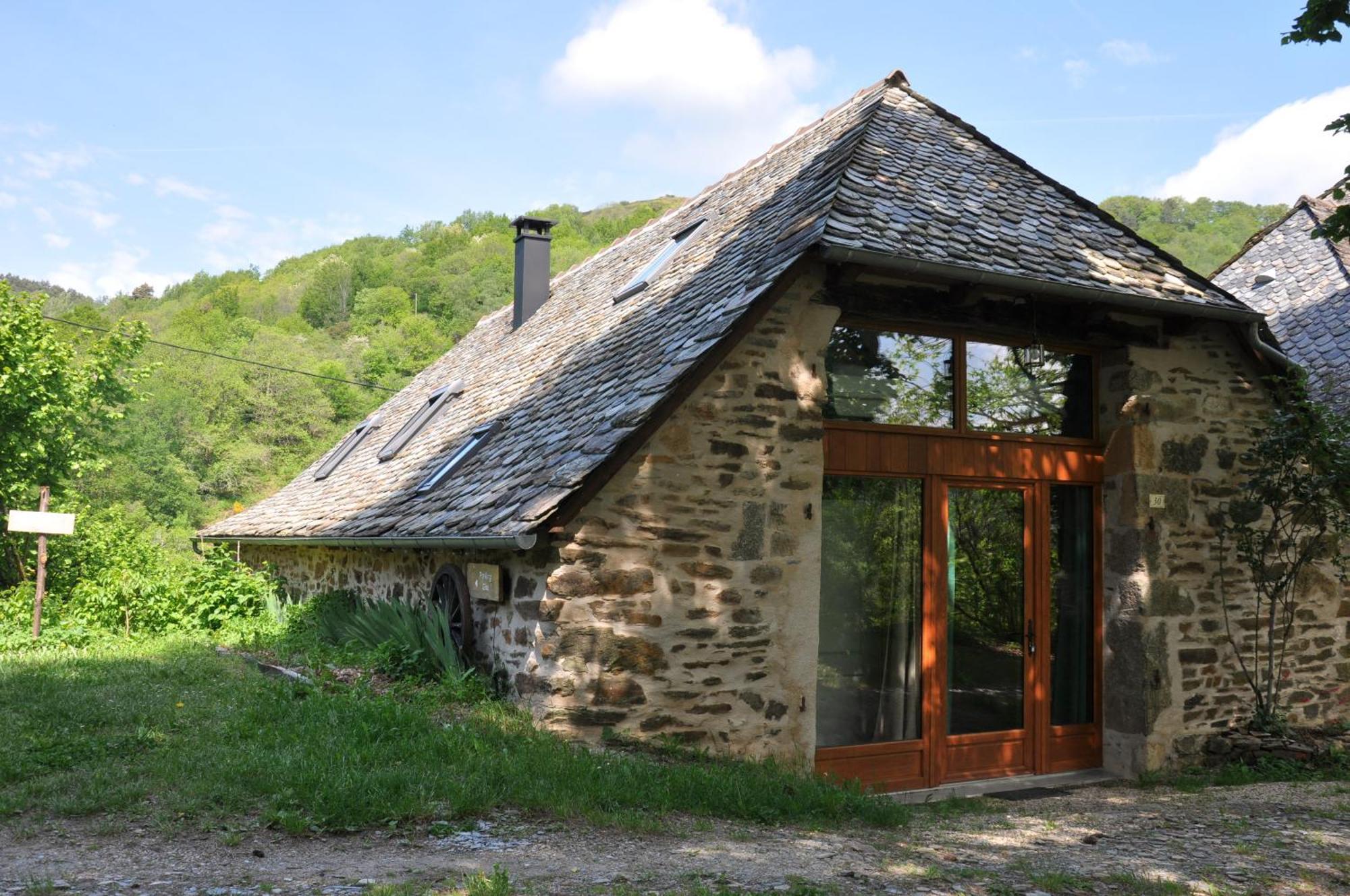 Gite Le Couderc De Coubisou, Grange Renovee Extérieur photo